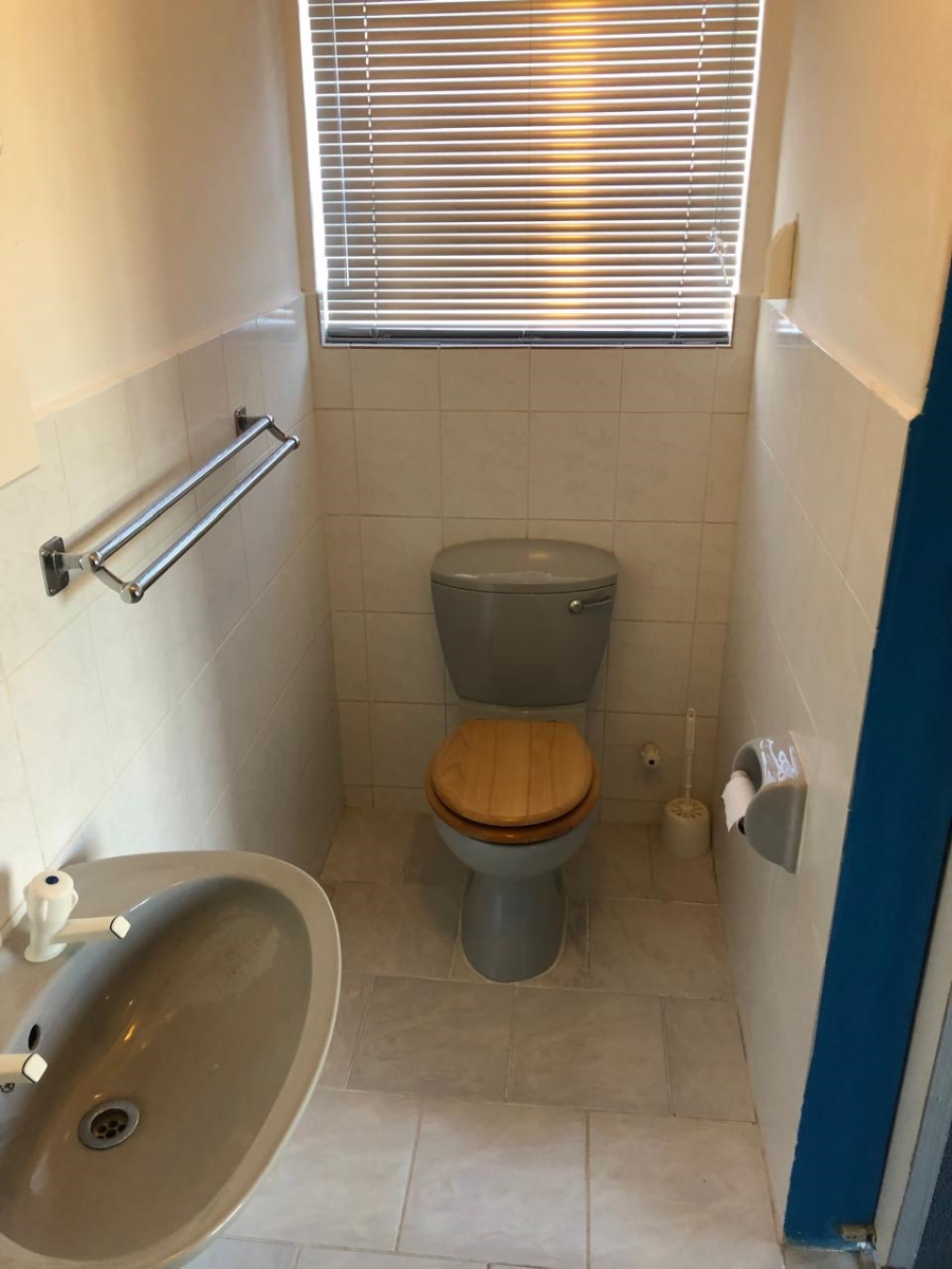 To Let 3 Bedroom Property for Rent in Country Club Western Cape